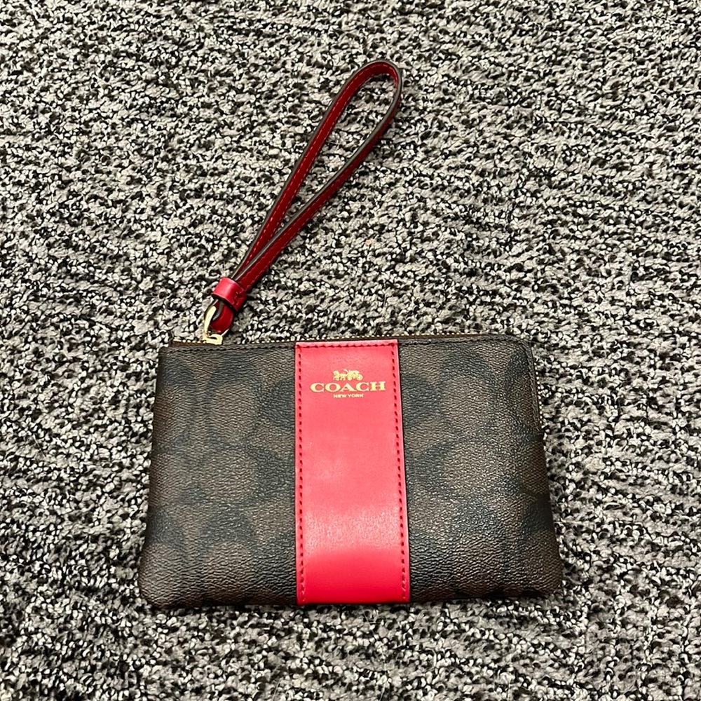 AUTHENTIC COACH WRISTLET/WALLET